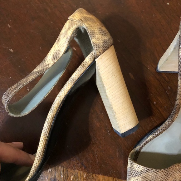 Gucci Sandals - Picture 2 of 3